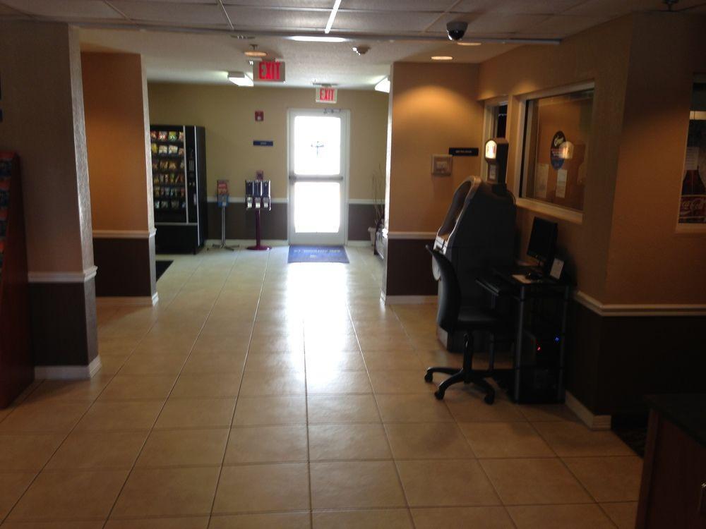 Hotel Super 8 By Wyndham Downtown Ne 2*