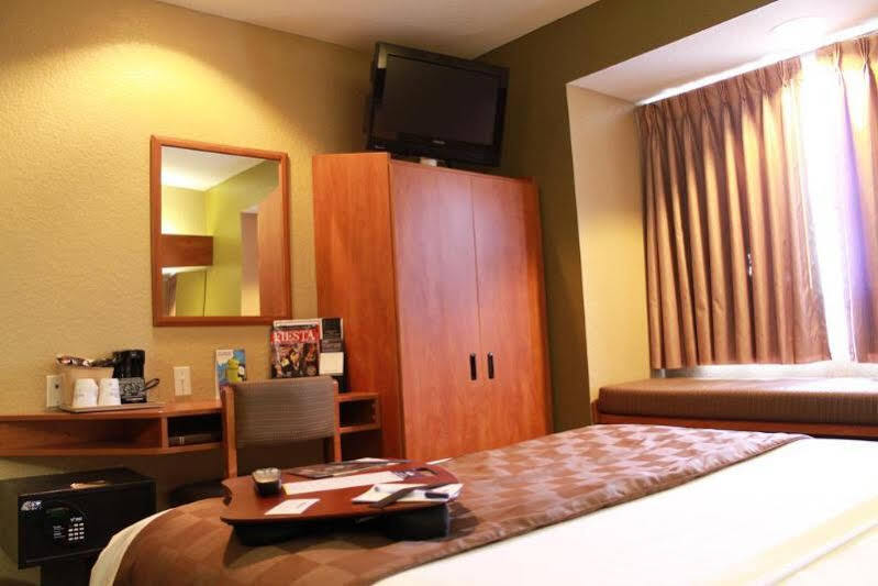 Super 8 By Wyndham Downtown Ne Hotel San Antonio